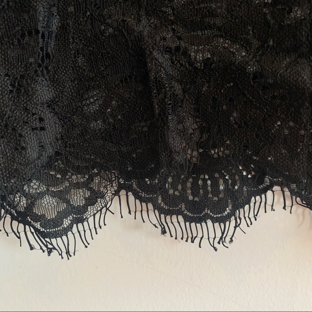 Moda International Lace Top - Picture 3 of 5